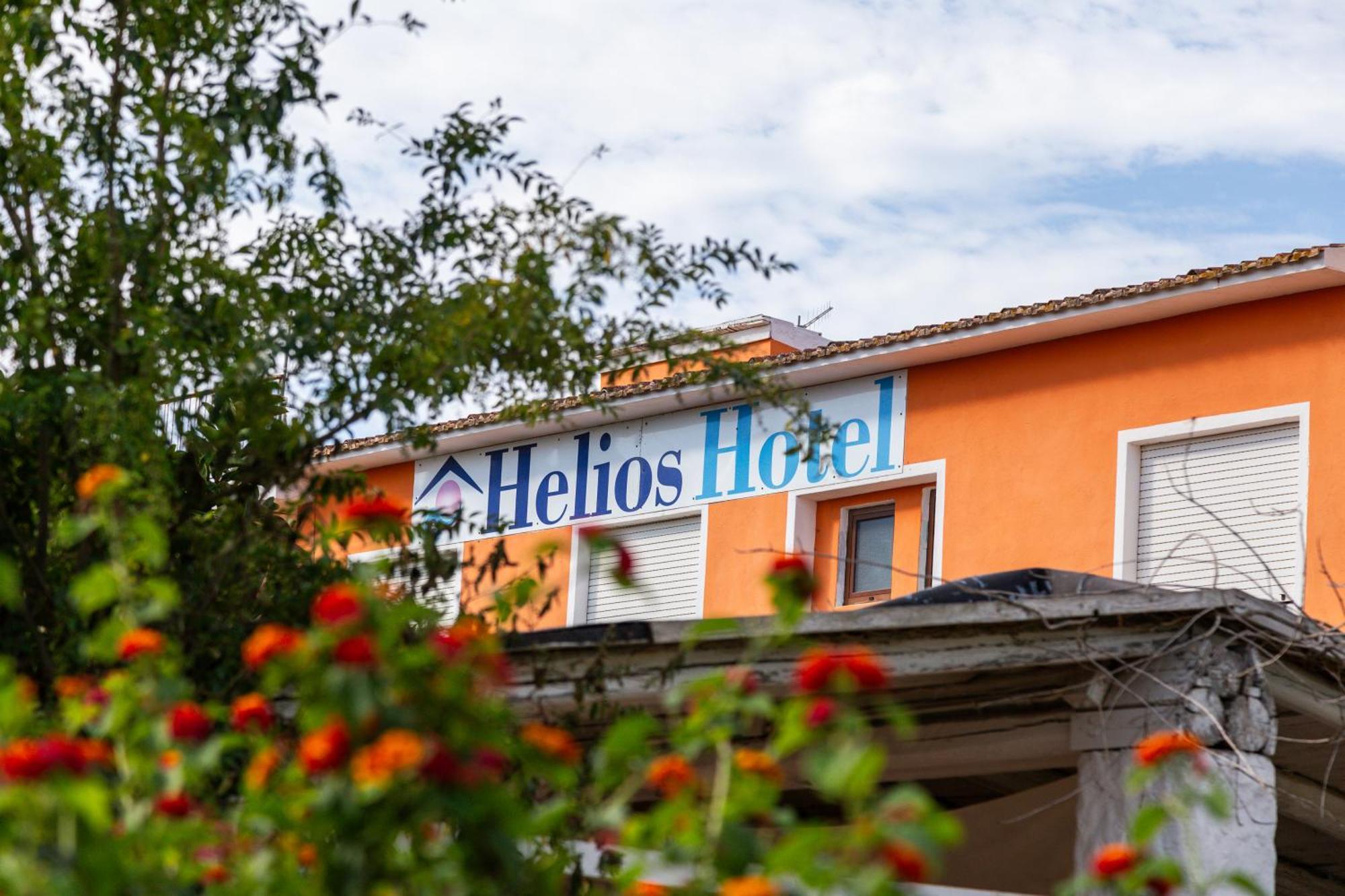Helios Hotel San Teodoro  Exterior foto